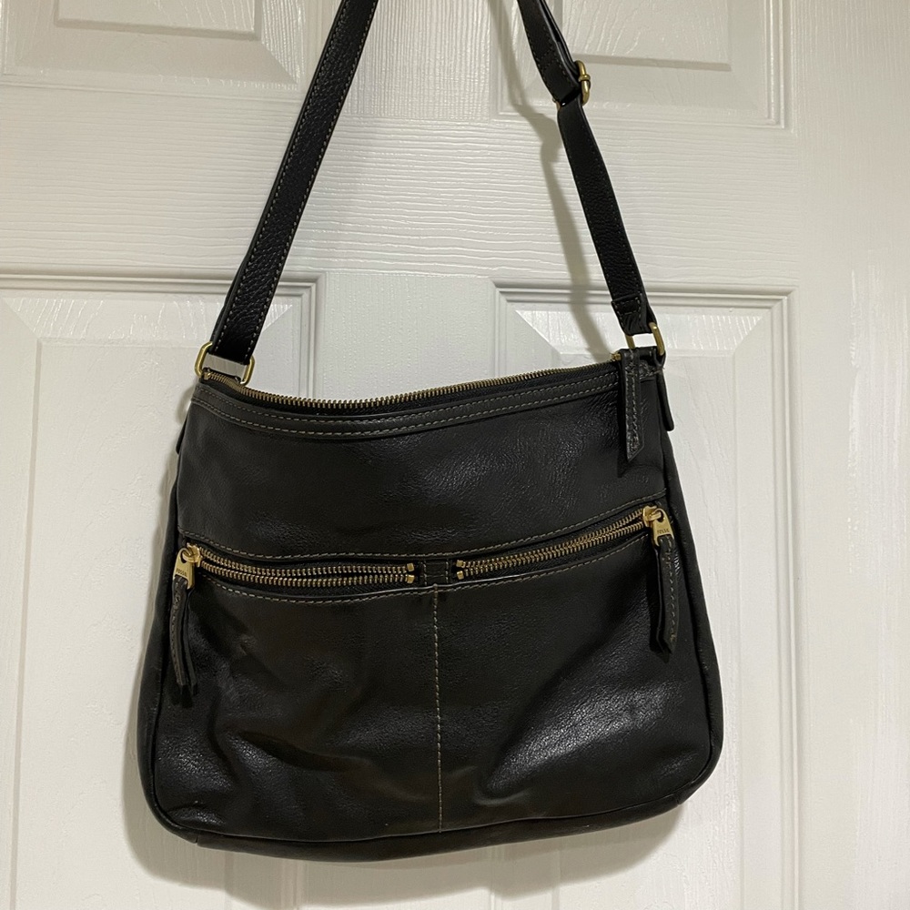 Fossil Zippered Black Leather Crossbody Zippered Bag